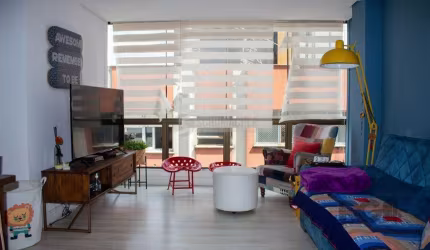 Apartamento 2 dormitórios, dois banheiros, garagem, salão de festas e elevador.