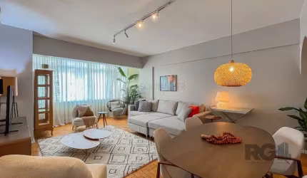 Apartamento para comprar , dois dormitórios, 1 vaga de garagem no Centro Histórico.