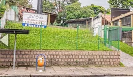 Terreno de frente, ótima localização na Av. Principal do Bairro Cristal