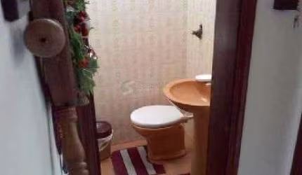 Casa para Venda - 168m², 4 dormitórios, sendo 2 suites, 3 vagas - Guarujá