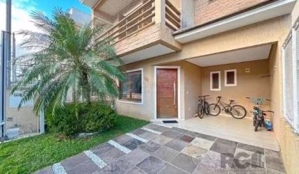 Casa em Porto Alegre, no bairro Hípica, com 3 dormitório(s), e 3 banheiros, à venda.