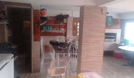 Sobrado para Venda - 300m², 5 dormitórios, Nonoai