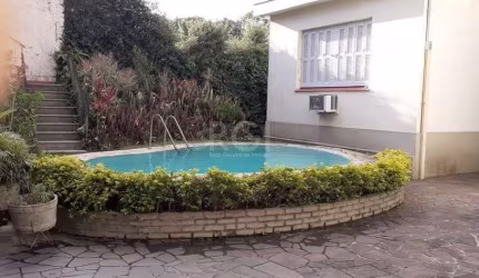 Casa para Venda - 200m², 3 dormitórios, 3 vagas - Auxiliadora