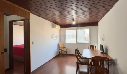 APARTAMENTO 1 DORMITÓRIO COM CHURRASQUEIRA E GARAGEM NO CENTRO HISTÓRICO
