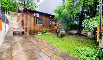 Casa para Venda - 110m², 2 dormitórios, 4 vagas - Mont Serrat