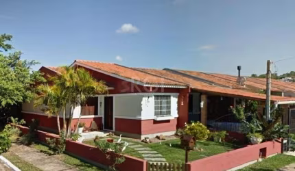 Casa de esquina bairro Hípica - 3 dormitórios