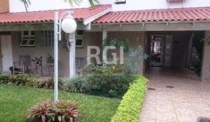 Casa Condominio para Venda 350m², 5 dormitórios com 1 suíte, 2 vagas - Cavalhada