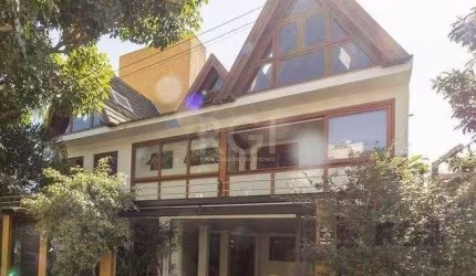 Sobrado para Venda - 656m², 5 dormitórios, sendo 4 suites, 2 vagas - Cristo Redentor