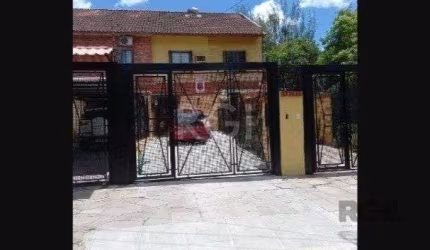 Casa para Venda - 95m², 3 dormitórios, sendo 1 suites, 2 vagas - Jardim Sabará