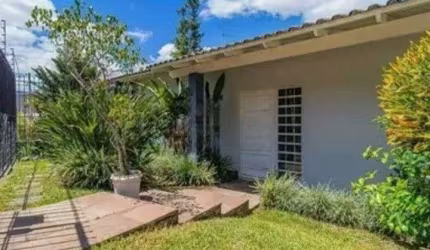 Casa 3d com suíte, bairro três figueira