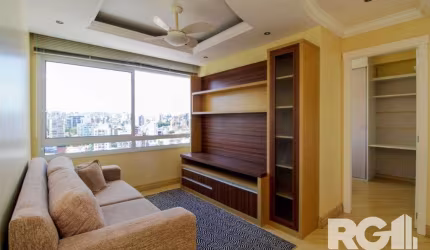 Apartamento de 1 dormitório com suíte americana, 1 vaga de garagem coberta Mobiliado e decorado.