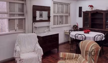 Apartamento no bairro Auxiliadora de 2 dormitórios ( 1 suíte)