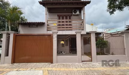 Sobrado a venda no bairro Mato Grande em Canoas