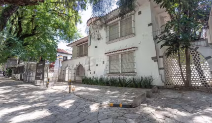 Casa Comercial no Bairro Moinhos de Vento, Espaçosa e Bem Estruturada - Oportunidade Única!