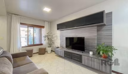 Excelente casa de 121m² com 3 dormitórios e 2 vagas.