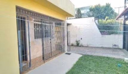 Casa em Porto Alegre, no bairro Vila Nova, com 2 dormitório(s), e 2 banheiros, à venda.