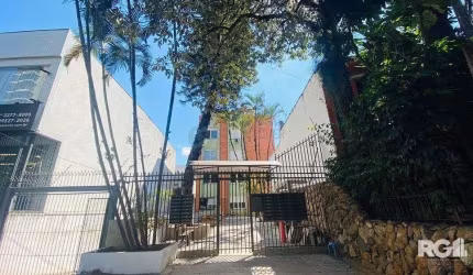 APARTAMENTO SEMI-MOBILIADO NO BAIRRO FLORESTA
