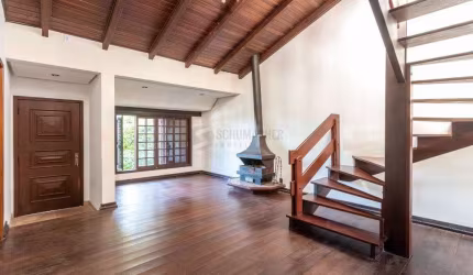 Casa para Venda - 280m², 3 dormitórios, sendo 1 suites, 2 vagas - Espirito Santo