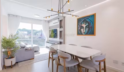 VENDA- Casa com 3 quartos sendo 1 suíte, 3 vagas, 202m2 com churrasqueira- Mario Quintana
