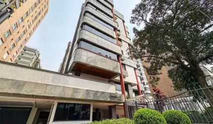 Ótimo apartamento desocupado no coração da Bela Vista! com 161m2