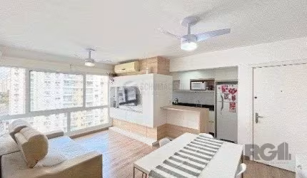 Vende-se lindo apartamento 3 dormitórios com suíte e 2 vagas cobertas - 80m² - Passo Da Areia