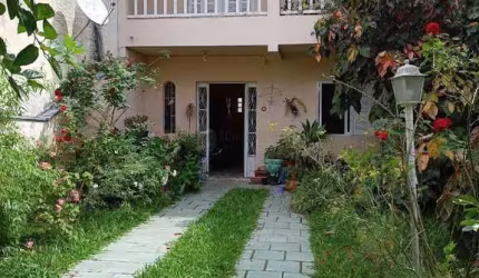 Casa Sobrado Com Excelente localização