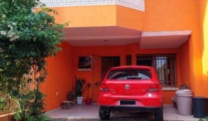 Sobrado em Porto Alegre, no bairro Espírito Santo, com 3 dormitório(s), e 3 banheiros, à venda.