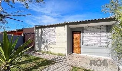 Casa em Porto Alegre, no bairro Aberta dos Morros, com 3 dormitório(s), e 3 banheiros, à venda.