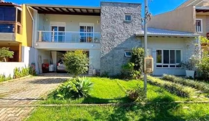 Casa em Porto Alegre, no bairro Hípica, com 3 dormitório(s), e 3 banheiros, à venda.