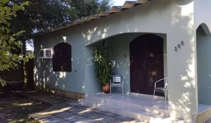 Casa 4 quartos 3 banheiros