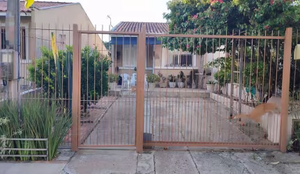 Casa no bairro Hípica - 2 dormitórios