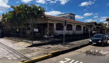 Casa 3 dormitórios, 2 vagas, Bairro Princesa Izabel