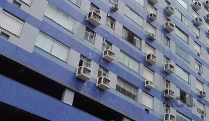 Apartamento semi- mobiliado 02 dormitórios, 01 suíte,andar alto,na Cidade Baixa