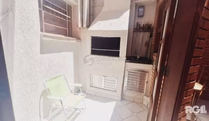 Apartamento com 3 dormitórios, 2 banheiros, 1 vaga no bairro Petrópolis em Porto Alegre, RS