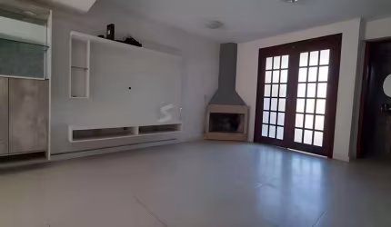 Casa com 3 dormitórios no bairro Aberta dos Morros - Porto Alegre