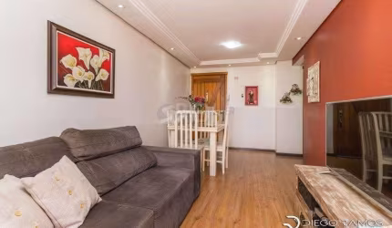 Apartamento á Venda - 71.5m², 2 dormitórios, sendo 1 suíte, 1 vaga - Petrópolis