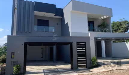 Sobrado triplex no cerntro de Gravataí
