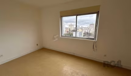 Vende-se apartamento 2 quartos com sacada e 1 vaga - 61m² - Petrópolis