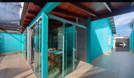 Casa com pátio em Cachoeirinha