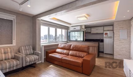 Apartamento na Azenha de 2 dormitórios vaga e infra