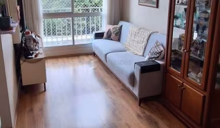 Apartamento em Glória