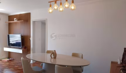 Apartamento de 2 dormitórios com vaga de garagem e sacada no Bairro Santana