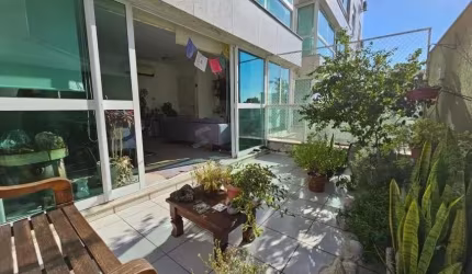 EXCELENTE APARTAMENTO PETROPOLIS DE TRES DORMITORIOS, DUAS VAGAS INDIVIDUAIS ,