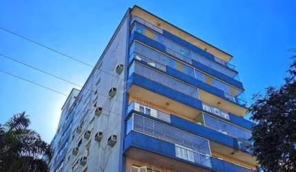 Vendo excelente cobertura com vista cinematografia, no Bairro Floresta.