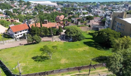Excelente terreno à venda em Porto Alegre, localizado na Rua Correa Lima,