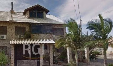 Sobrado para Venda - 130m², 3 dormitórios, sendo 1 suites, 2 vagas - Protásio Alves