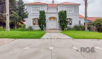 Casa em Condomínio em Cavalhada