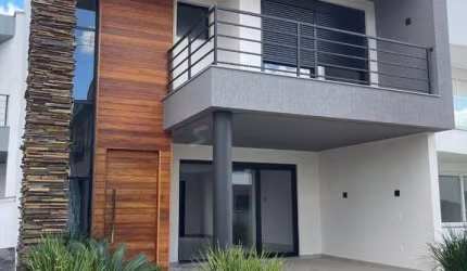 CASA ALTO PADRÃO NO CONDOMÍNIO PATEO VERDE