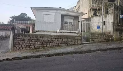 Casa com 02 dormitórios com 02 vagas de garagem