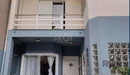 Cara para venda com 3 dormitórios, 1 suíte e 3 vagas no Bela Vista